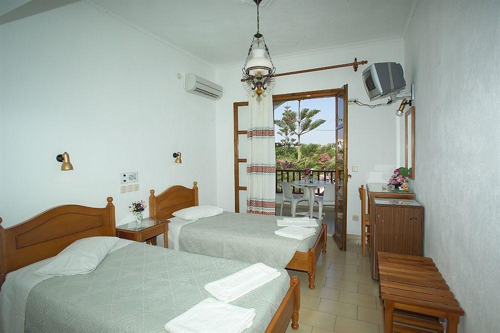 Hotel Santa Elena Kamári Exterior foto
