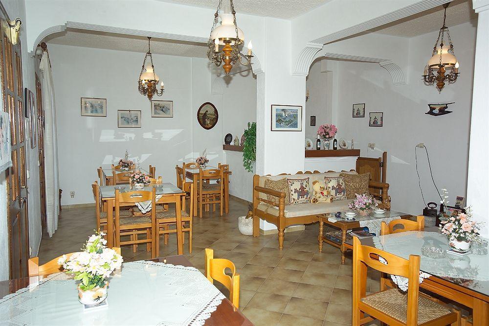 Hotel Santa Elena Kamári Exterior foto